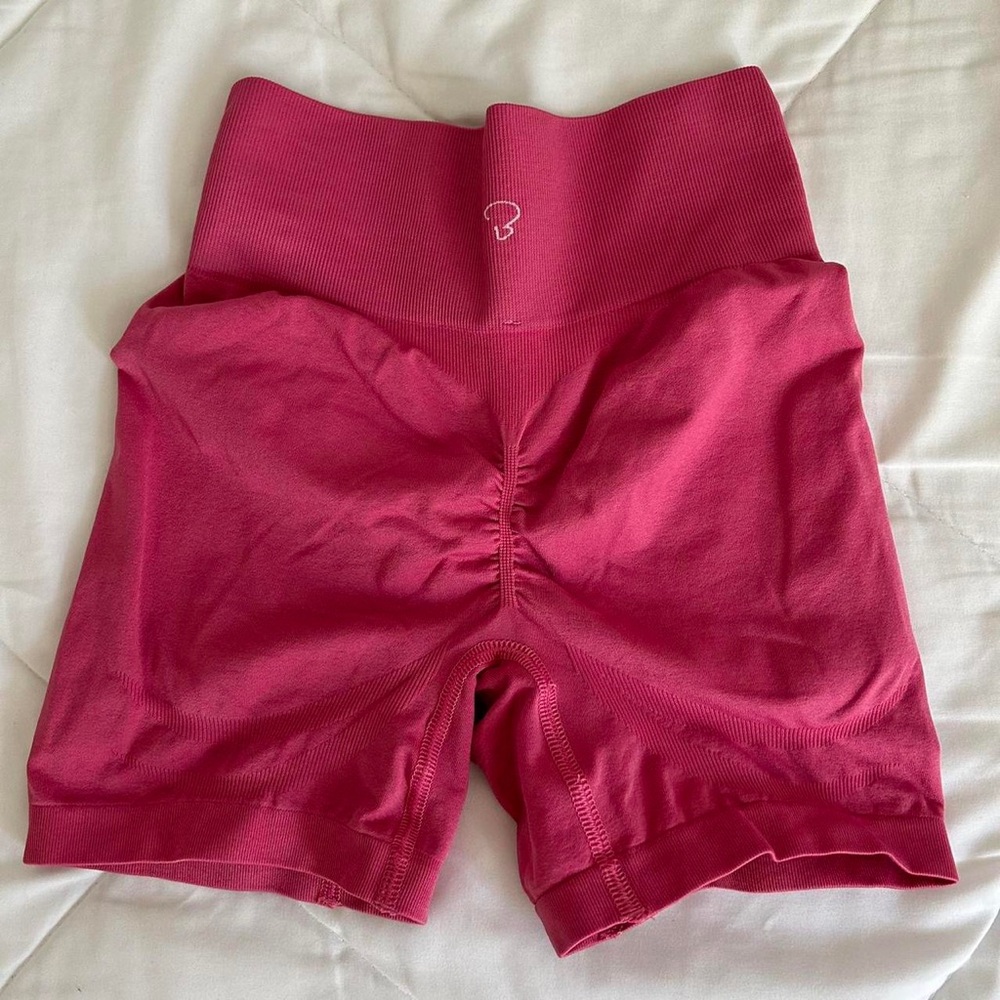 Move with bluee seamless workout scrunch shorts
